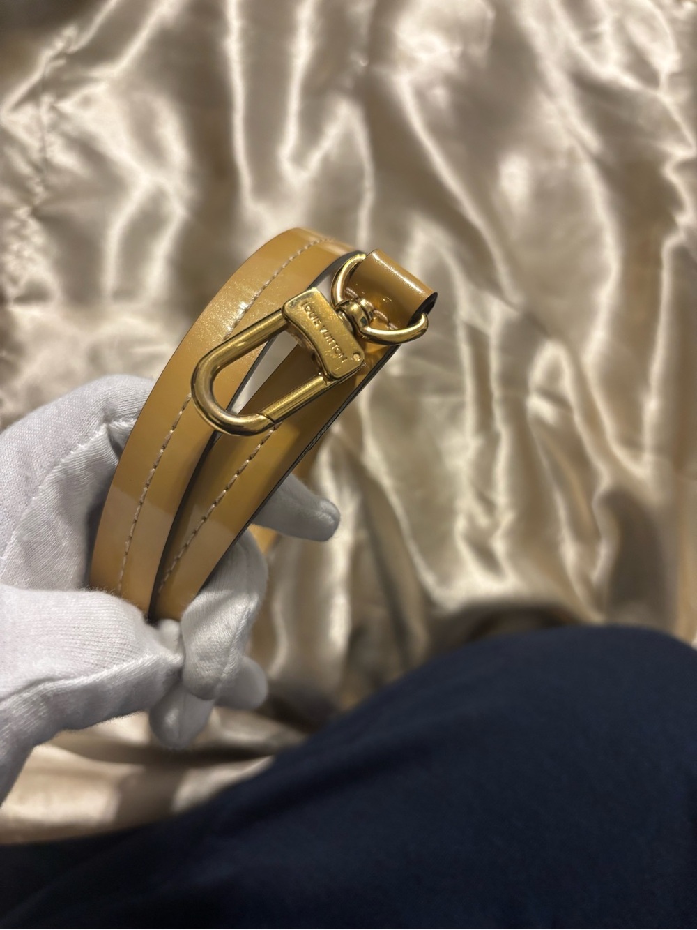Authentic Louis Vuitton Leather Bag Strap 28” with Gold Hardware new condition - Picture 7 of 8